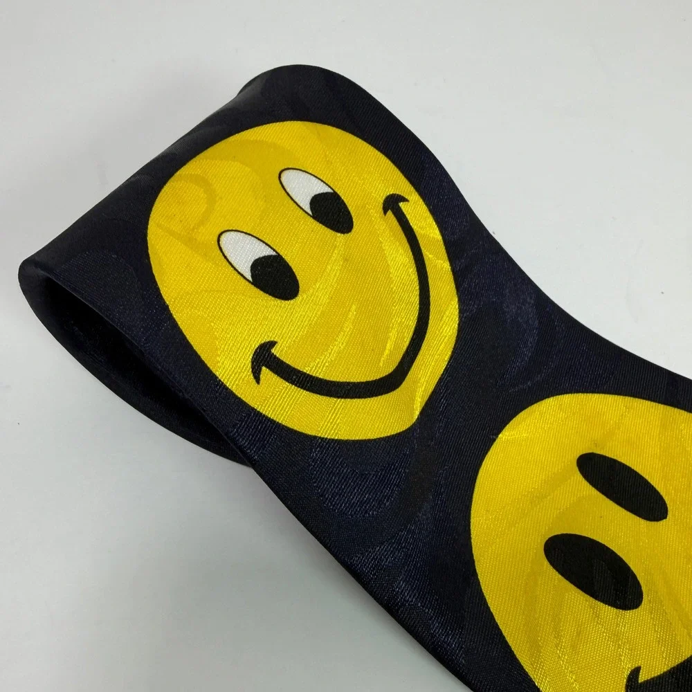 Fratello necktie features